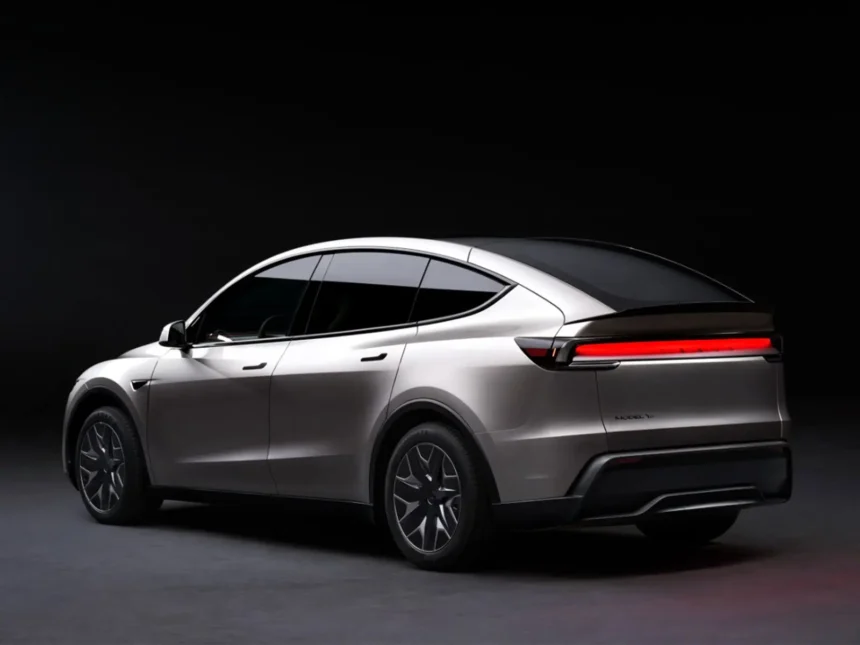 tesla-model-y-l-india-launch-price-6-seater-681km-range-family-suv