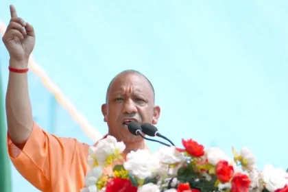 up-fasal-bima-yojana-122-crore-kshatipoorti-yogi-sarkar-4-may-2026-hindi