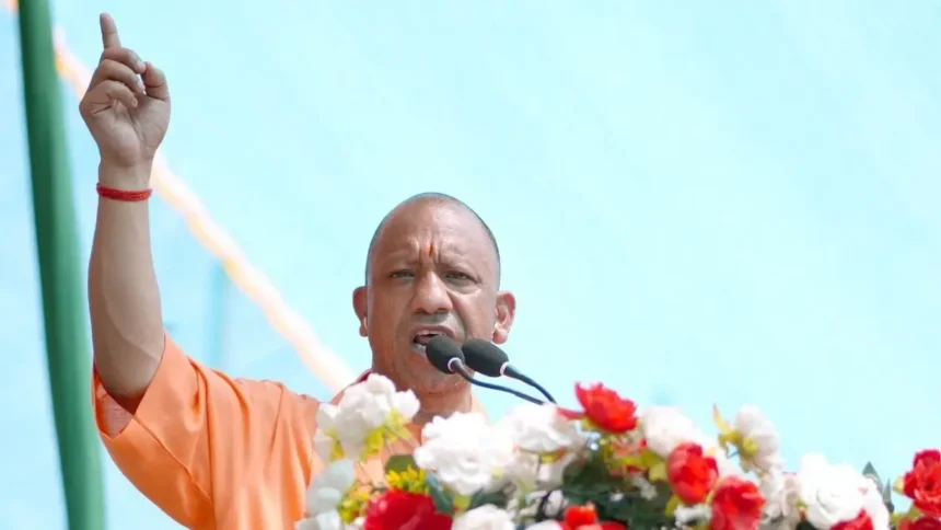up-fasal-bima-yojana-122-crore-kshatipoorti-yogi-sarkar-4-may-2026-hindi