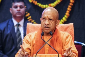 up-ias-transfer-2026-40-officers-reshuffle-15-dm-changed-durga-shakti-nagpal-commissioner-up-news
