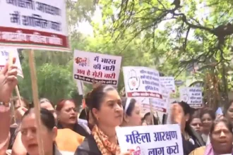 women-reservation-bill-lok-sabha-fails-congress-protest-modi-speech-2026