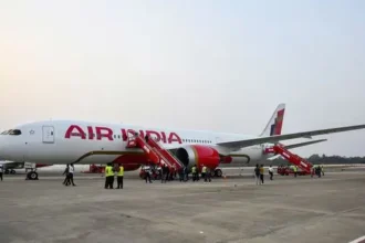 air-india-flight-cut-atf-price-hike-crude-oil-impact-100-flights-reduction-hindi