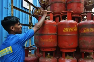 india-lpg-production-target-21-companies-reliance-18000-tonnes
