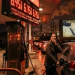 us-petrol-price-hike-iran-war-impact-fuel-costs-4-year-high-hindi