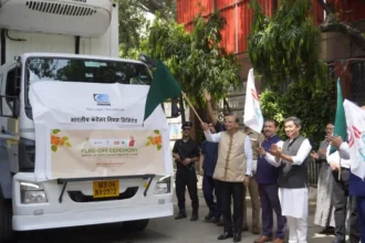 agri-export-from-india-ladakh-first-organic-apricot-shipment-to-uae-piyush-goyal