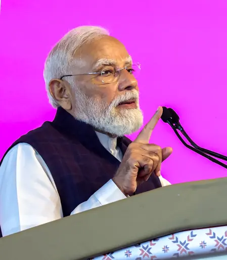 pm-modi-traditional-indian-crafts-economic-growth-odop-vastrakala
