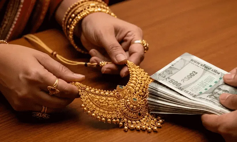 sawan-mein-sona-kharidna-shubh-hai-ya-nahi-gold-buying-tips