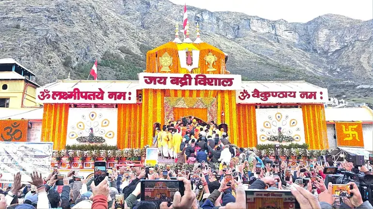 Char-Dham-Yatra-2026-Badrinath-Temple (1)