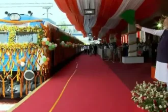 pm-modi-flags-off-indias-first-hydrogen-train-10-features