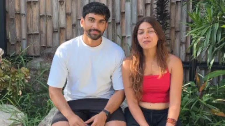 viral-video-content-creator-couple-1-crore-income-business-model