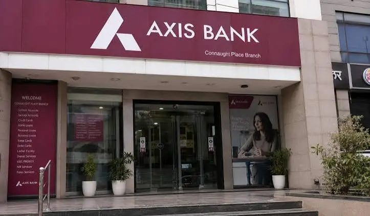 Axis Bank में टॉप लेवल पर बड़ा फेरबदल, तीन सीनियर एग्जीक्यूटिव्स ने दिया इस्तीफा; जानिए कौन-कौन हैं शामिल