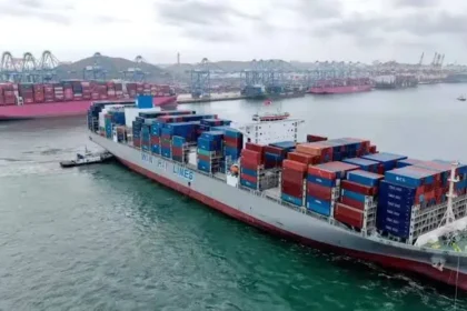 fertilizer-ships-cross-strait-of-hormuz-india-fertilizer-supply-relief