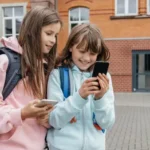 france-social-media-ban-under-15-age-limit-eu-law-hindi