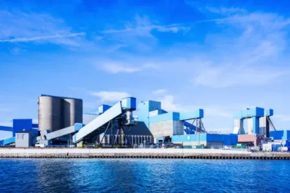 world-largest-salt-mine-owner-goderich-canada-sifto-salt-mine
