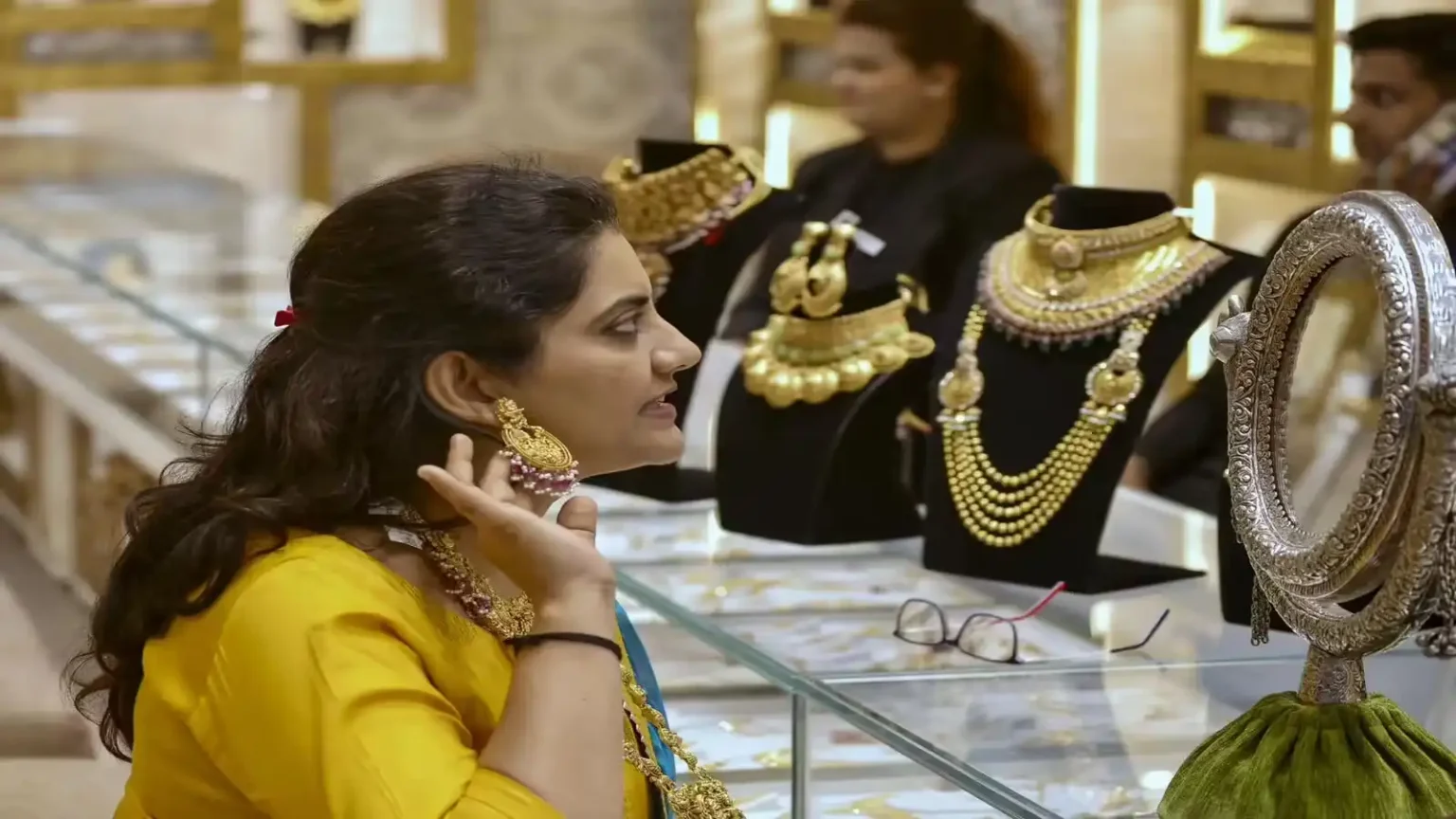 gold-scam-local-jewellers-gold-purchase-fraud-hallmark-huid-check