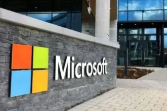 microsoft-layoffs-4800-employees-ai-investment-reason-hindi