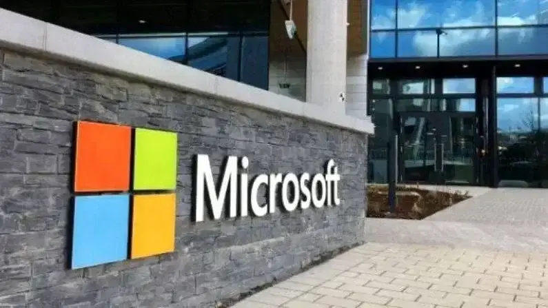 microsoft-layoffs-4800-employees-ai-investment-reason-hindi