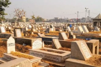 pakistan-inflation-funeral-cost-rises-shroud-grave-expensive-families-taking-loans