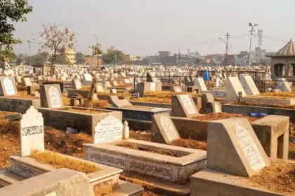 pakistan-inflation-funeral-cost-rises-shroud-grave-expensive-families-taking-loans