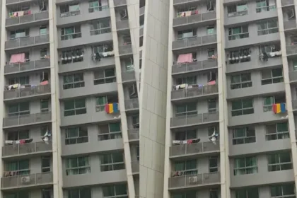 mumbai-2-5-crore-luxury-flat-viral-photo-drying-clothes-debate