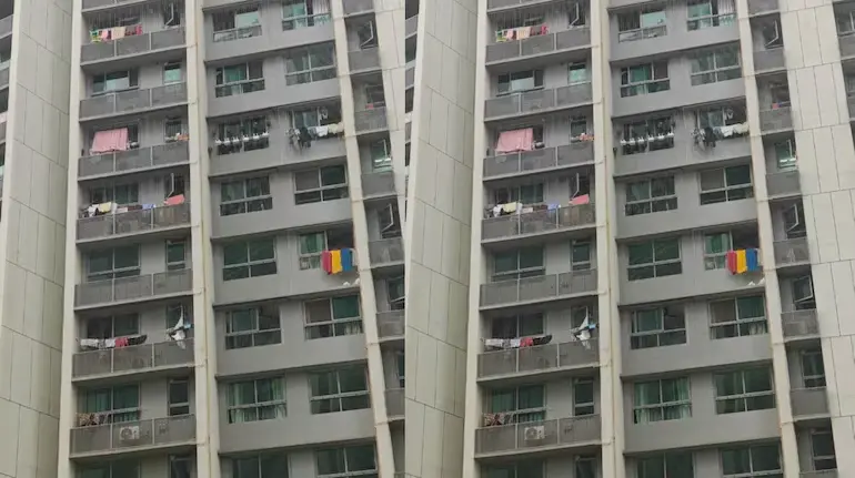 mumbai-2-5-crore-luxury-flat-viral-photo-drying-clothes-debate