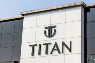 titan-share-price-q1fy27-jewellery-business-growth-retail-store-expansion-hindi