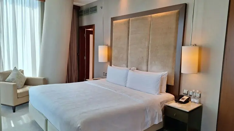 hotel-lift-13th-floor-mystery-hindi