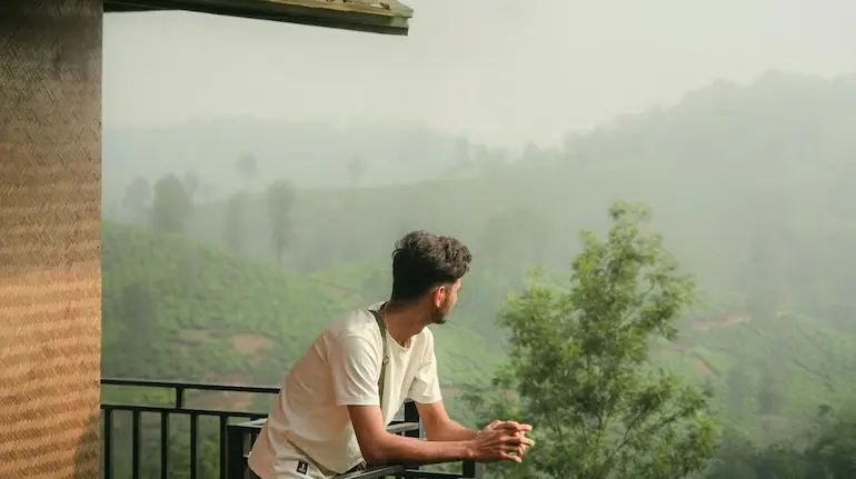 crorepati-silicon-valley-businessman-living-in-village-success-story