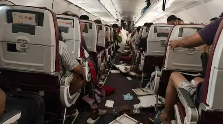 air-india-flight-ai2379-triple-hydraulic-system-failure-300-feet-drop