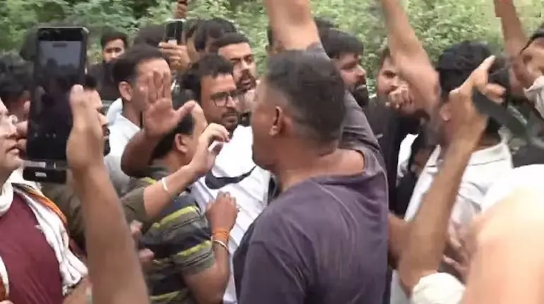 cjp-team-attacked-video-rajasthan-bagru-school-ashutosh-ranka-attack