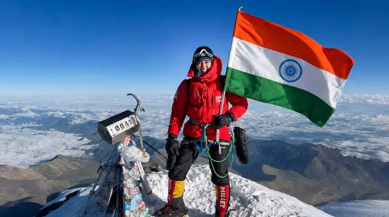 shivani-mehrotra-mount-elbrus-tricolor-success-story