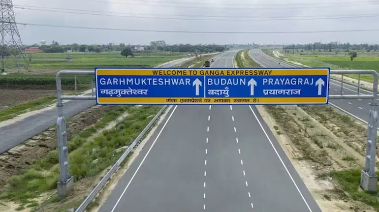up-expressway-projects-24000-crore-ganga-expressway-jhansi-link-industrial-projects