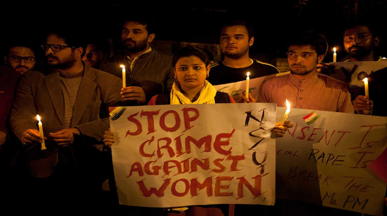 delhi-student-gangrape-16-year-old-girl-sleeper-bus-driver-conductor-arrested