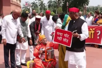rahul-gandhi-pappu-yadav-varanasi-fir-ram-mandir-donation-protest