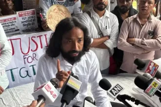 jharkhand-protest-devendra-mahto-assembly-barricading-student-protest
