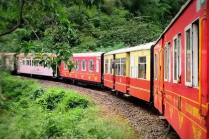 kalka-shimla-heritage-railway-landslide-172-passengers-stranded-army-rescue