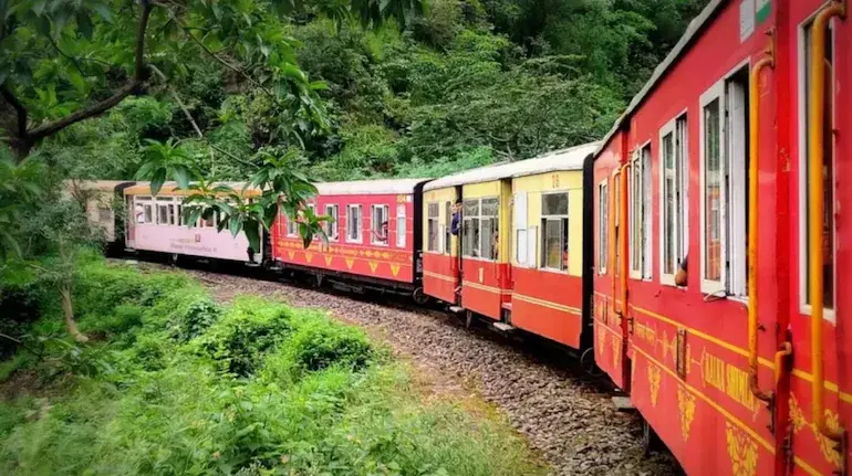 kalka-shimla-heritage-railway-landslide-172-passengers-stranded-army-rescue