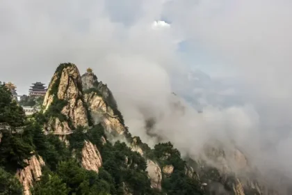 1-month-85-lakh-rupees-mountain-video-job-china-cloudscape-observer