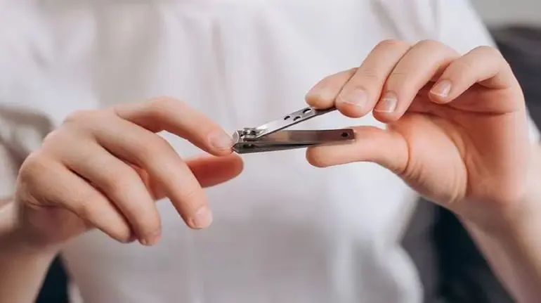 nail-care-astrology-nakhun-katne-ke-shubh-ashubh-din