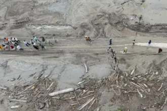 nepal-flood-video-deceased-woman-gold-earrings-stolen-2-arrested