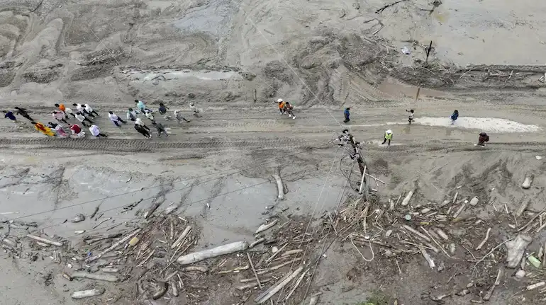 nepal-flood-video-deceased-woman-gold-earrings-stolen-2-arrested