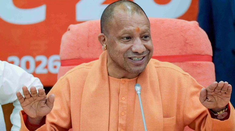 up-news-3-54-lakh-rasoiya-honorarium-hike-cashless-treatment