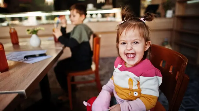 public-place-child-tantrum-parenting-tips
