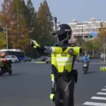 china-robot-police-traffic-warning-hangzhou-t2-robot