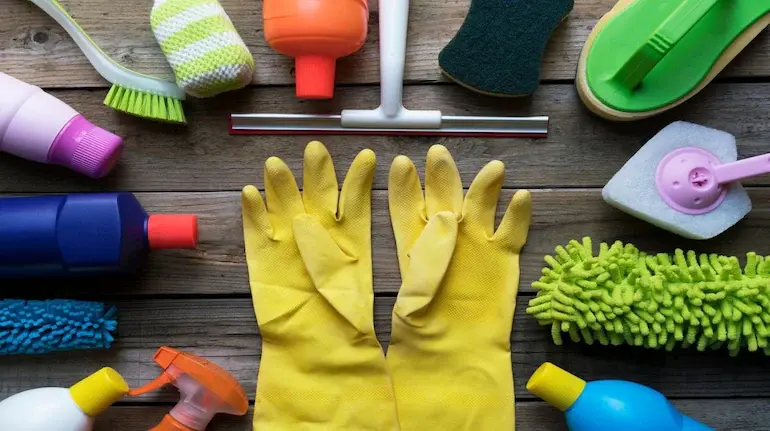 baking-soda-cleaning-kitchen-sponge-scrubber-dish-brush