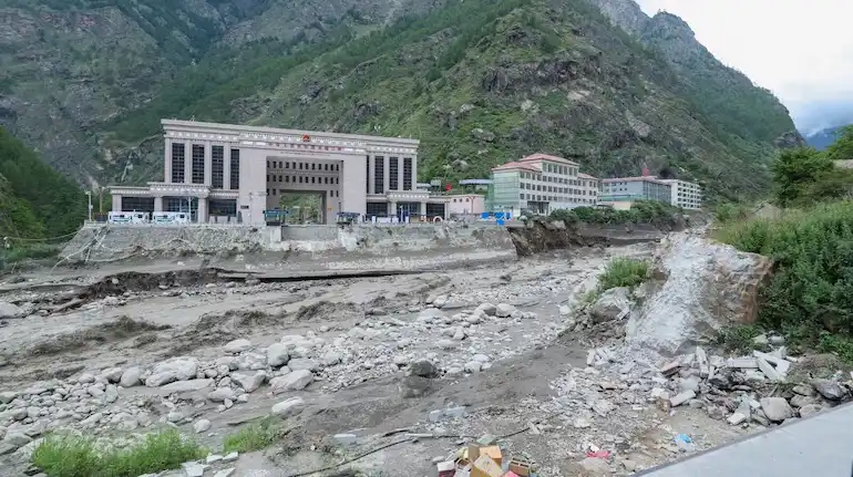 nepal-flash-flood-bina-barish-pul-gaon-kaise-bahe-china-border