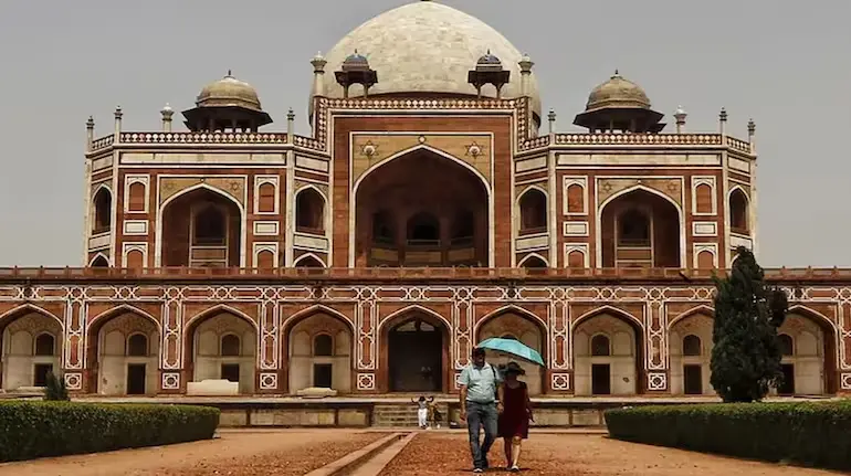 humayun-tomb-air-pollution-delhi-iit-study-black-crust-sandstone