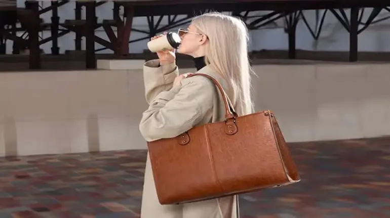 barish-me-leather-bag-ki-care-ke-7-tips