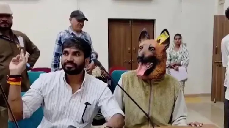 dog-mask-video-khandwa-collectorate-stray-dogs-sterilization-corruption-allegation