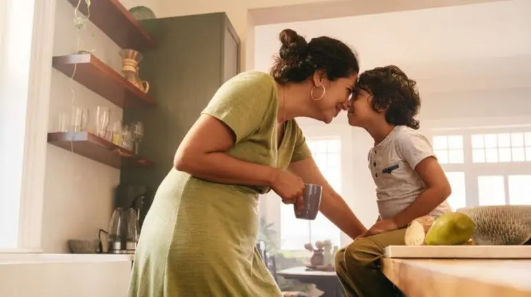 school-ke-baad-bachche-se-poochhne-wale-5-sawal-parenting-tips